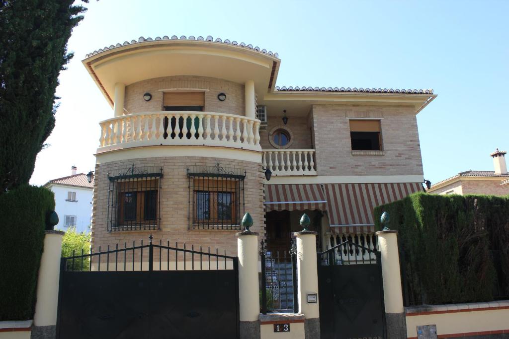Casa Monte Verde con piscina a 10 min de Granada