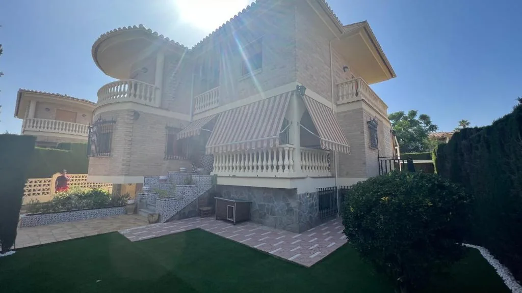 Casa Monte Verde con piscina a 10 min de Granada