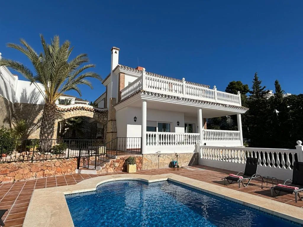 Villa met uitzicht op zee — Casa Montelado