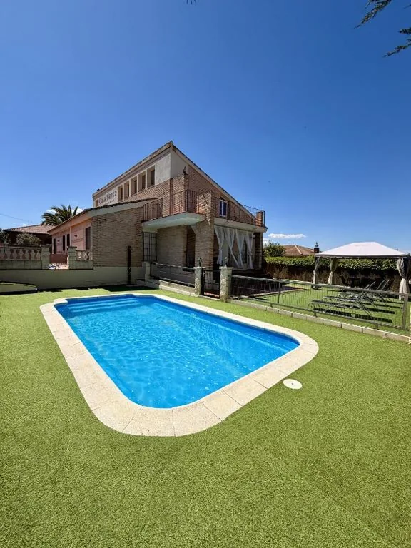 Three-Bedroom House — CASA NARDO ALOJAMIENTO RURAL