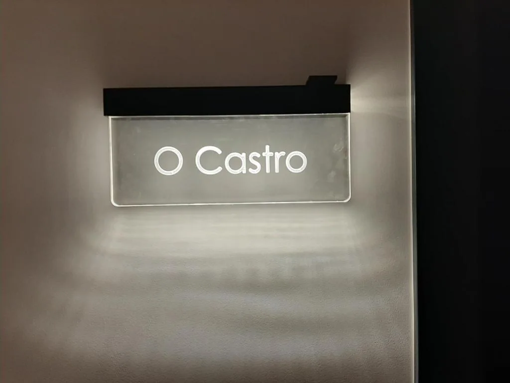 Camera accessibile alle persone con mobilità ridotta - Letto grande — Casa Néboa.