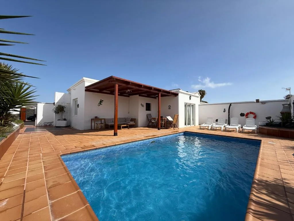 Four-Bedroom House — Casa Nerea & Casa Leon