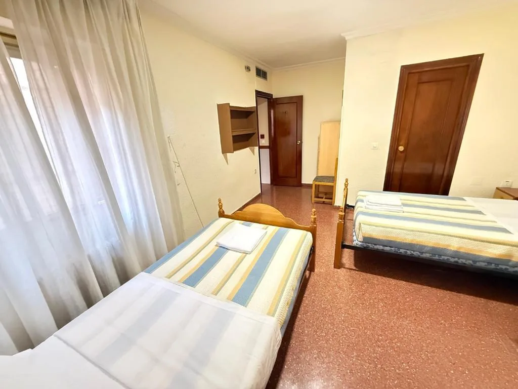 Chambre double avec salle de bains privative — Casa Noël