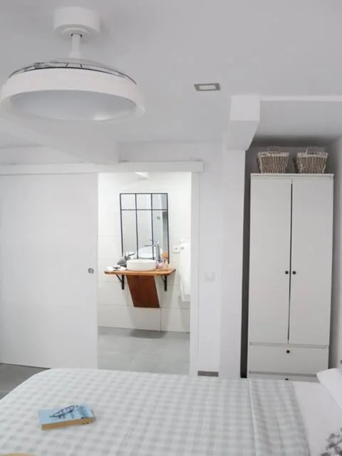 Camera doppia con bagno privato - 2 letti — Casa Nostra Alcanar