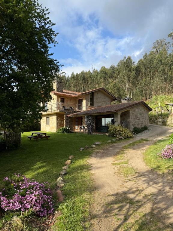 Casa O Corvo, chalet cerca de Vigo en plena naturaleza