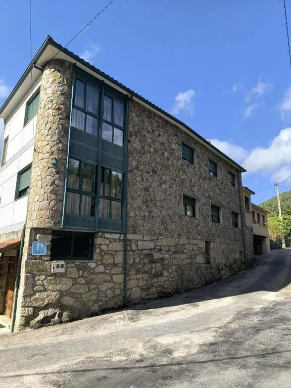 Casa de 6 dormitorios — Casa o Pontillón