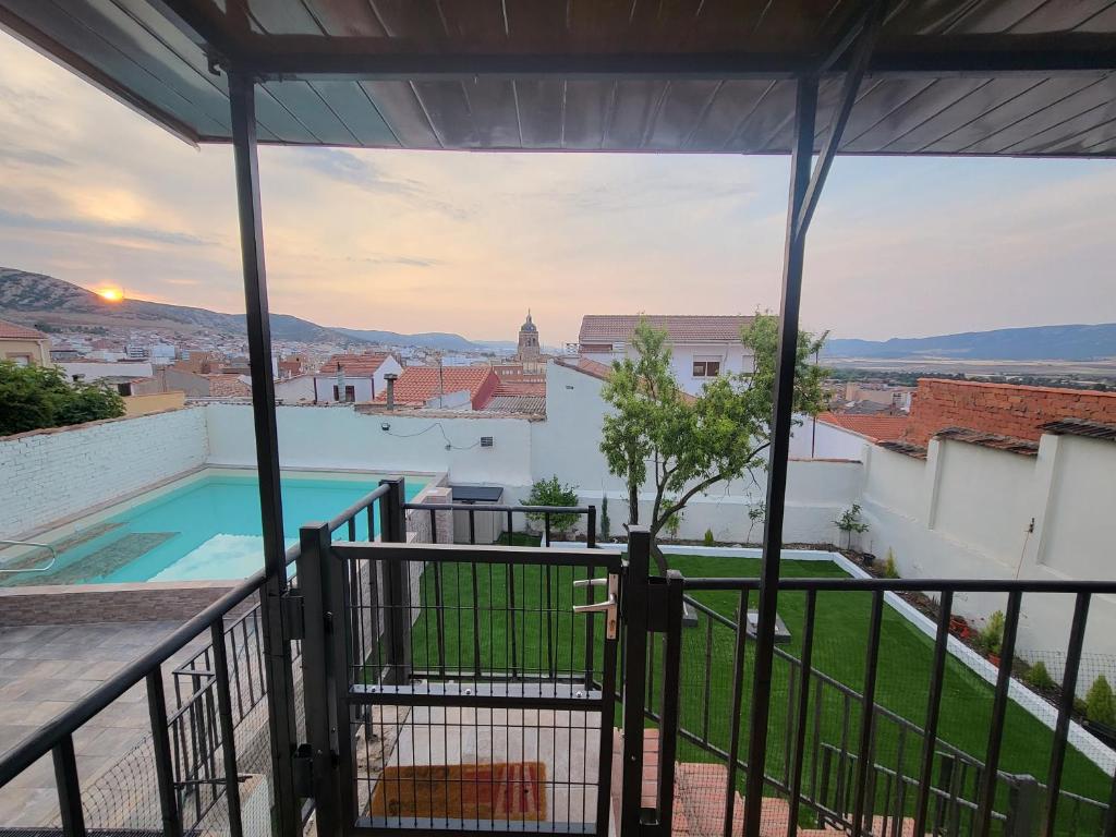 Casa Oasis Puertollano, una casa en un entorno rural en Puertollano, agradable, con Piscina en zona tranquila