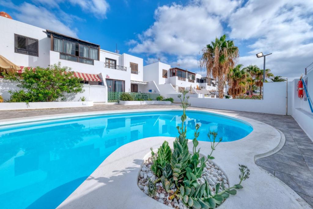Casa Ondina - 500M to the Beach By Lanzarote Vacation Homes