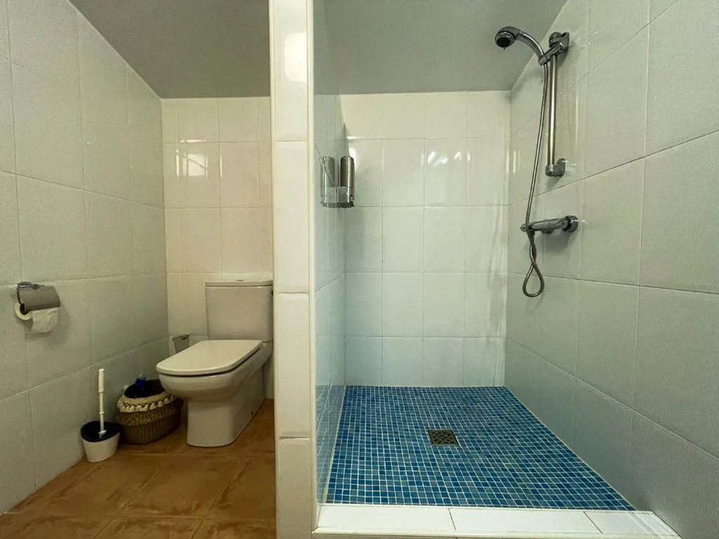 Habitación Doble Deluxe (2 adultos + 1 niño) — CASA-ORBETA