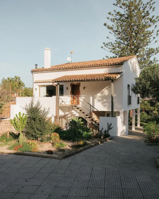 Villa con piscina privada — Casa Parella y Casa Araucaria