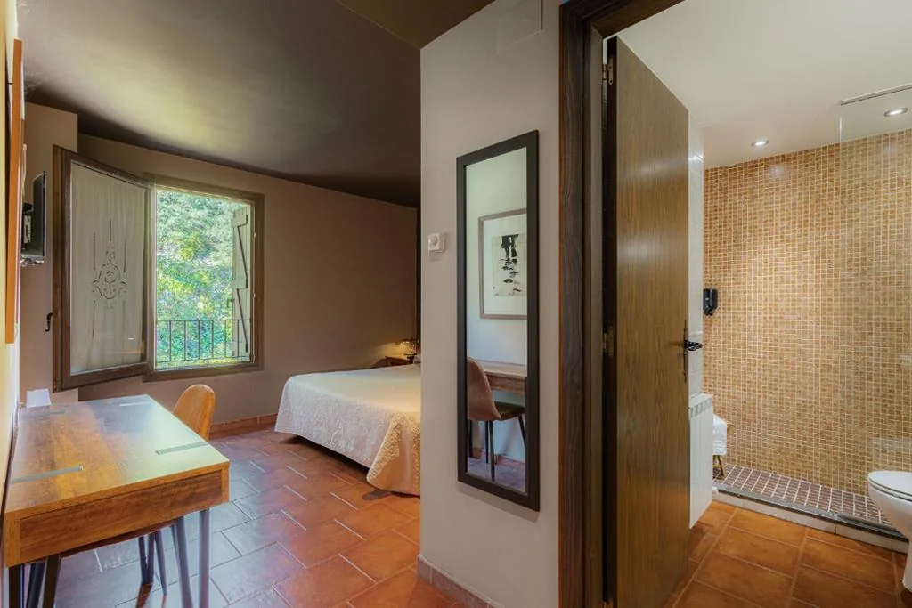 Chambre avec très grand lit — Casa Parranxo