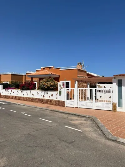 Casa Piedra, Luxury Family Front Line Golf, Hot Tub,Pool Table, 8 pers, Caleta de Fuste — foto 6