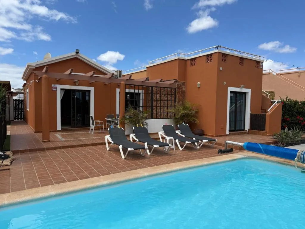 Villa — Casa Piedra, Luxury Family Front Line Golf, Hot Tub,Pool Table, 8 pers, Caleta de Fuste