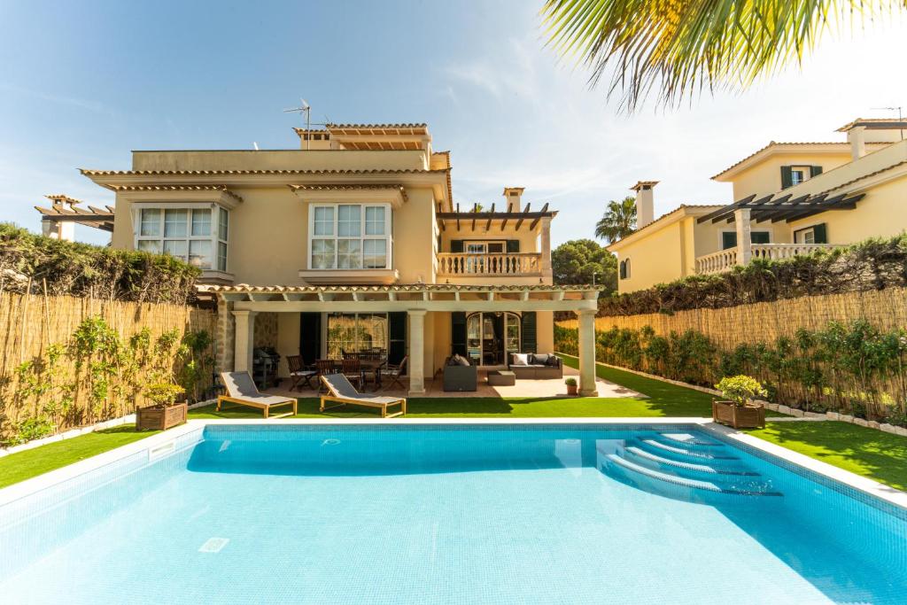 Casa Pinsa - Großzügiges mediterran-stilvolles Ferienhaus mit eigenem Pool in Puig de Ros