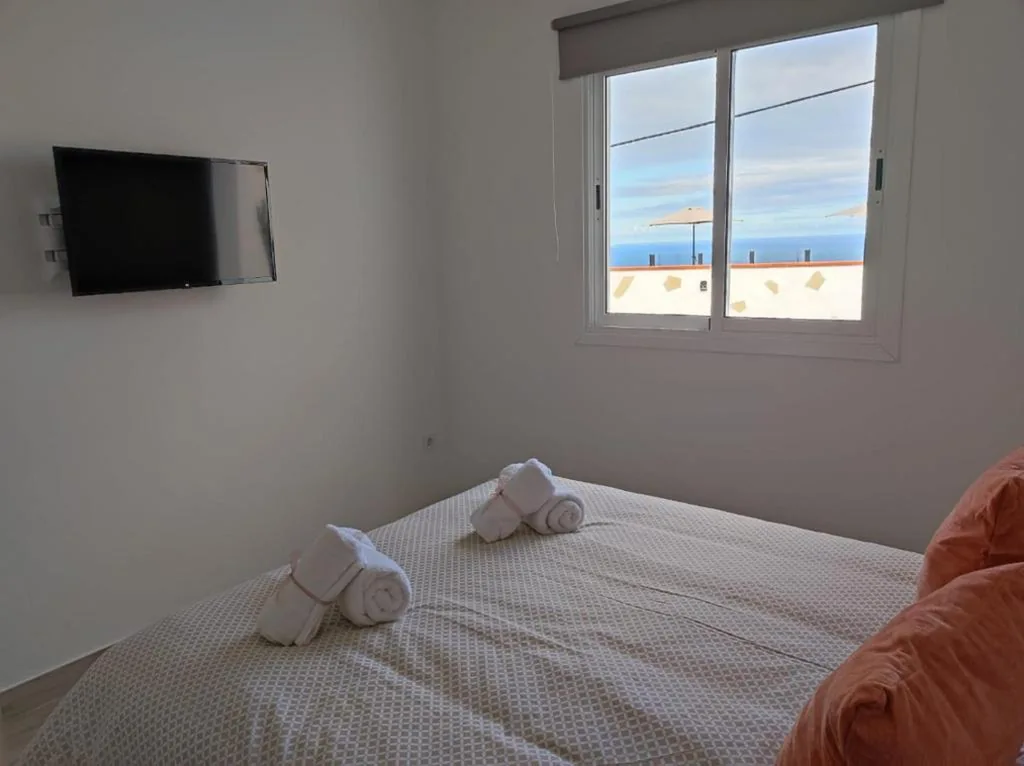 CASA PIRÁMIDE 3. Terraza WiFi y Parking Privado