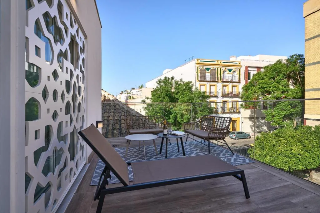 Apartamento de 2 dormitorios con terraza — Casa Pizarro, by Homing U