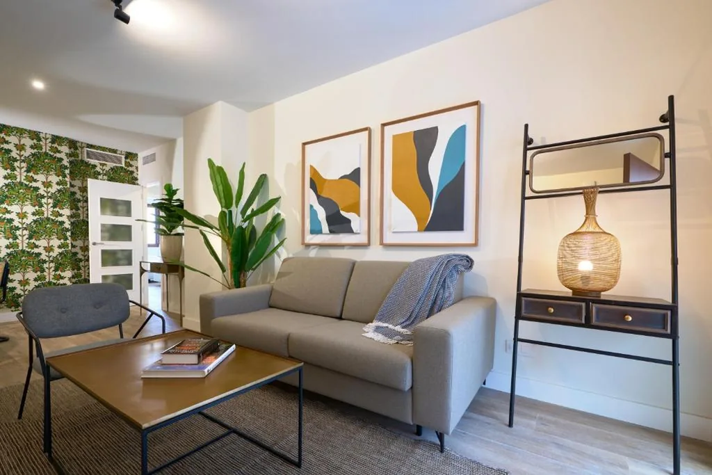 Apartamento Deluxe de 2 dormitorios — Casa Pizarro, by Homing U
