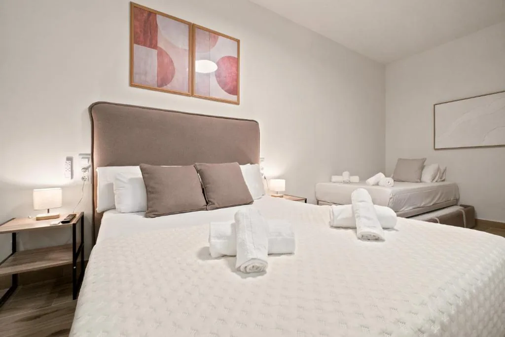 Camera quadrupla con bagno privato — Casa Príncipe Pío