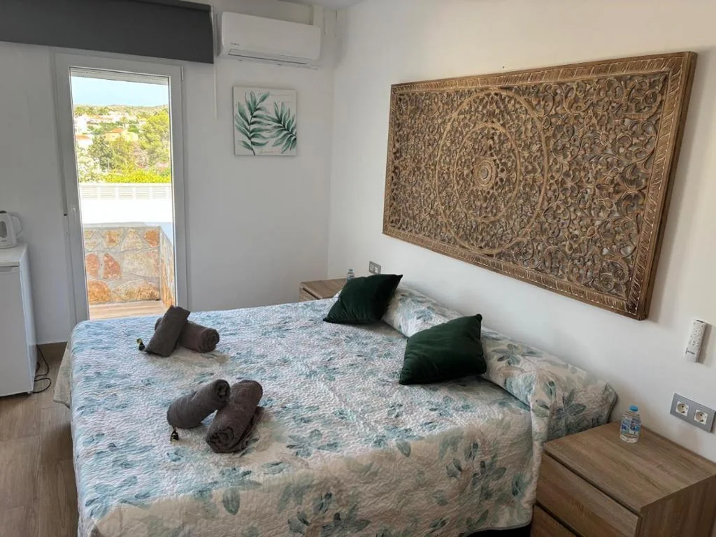 Doppelzimmer – 2 Betten — Casa Raíces del Montgo