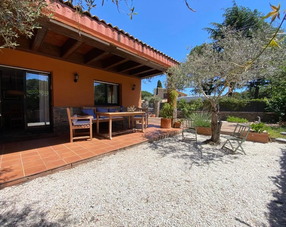 Casa de 3 dormitorios — Casa RAS