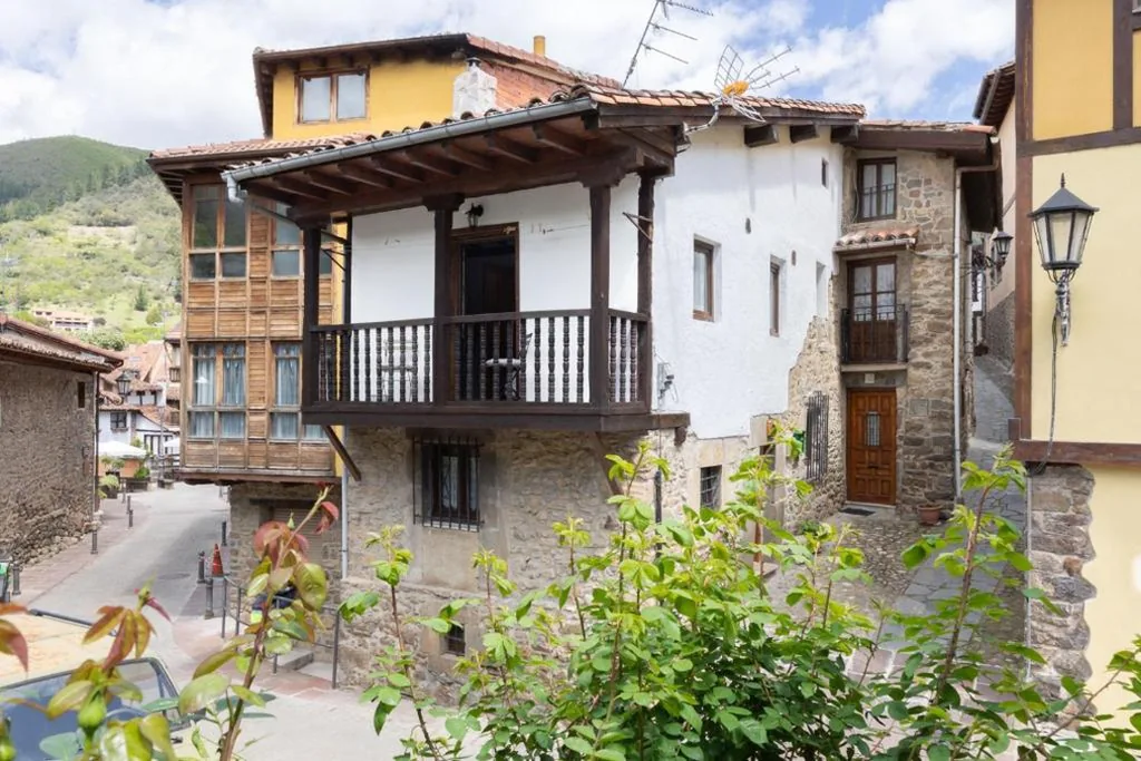 Three-Bedroom House — Casa Raymonde