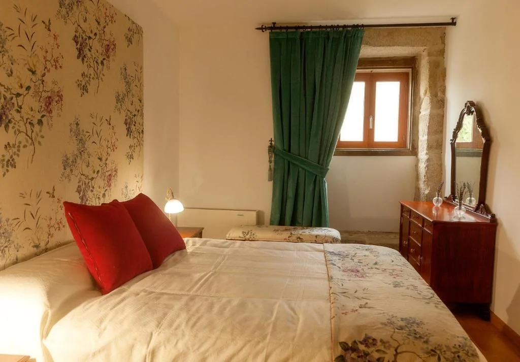 Tweepersoonskamer - 1 of 2 Bedden — CASA RECTORAL DE SAN EUSEBIO