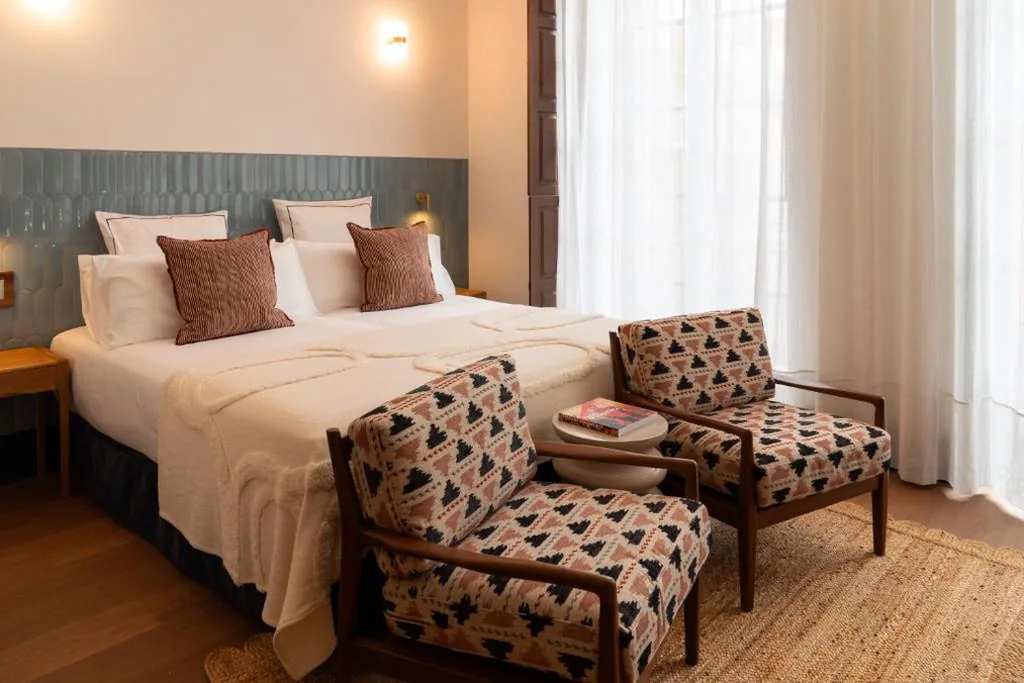Suite con cama extragrande — Casa Roca - Palma Old Town Wine Hotel