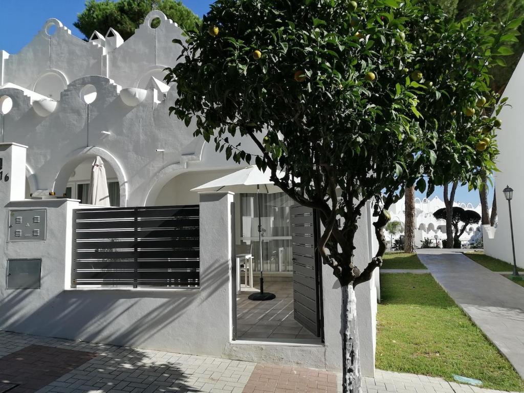 Casa Romero - Beautiful Villa, Best Corner by Pools,Resort Facilities, Full Kitchen, 3 Terraces, Internet