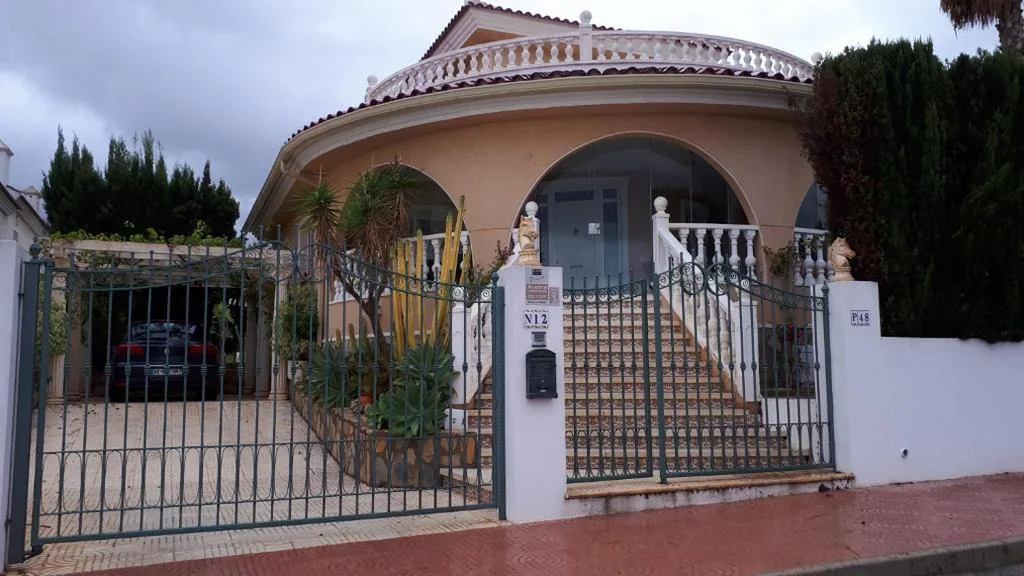 Villa mit Privatpool — casa ronda