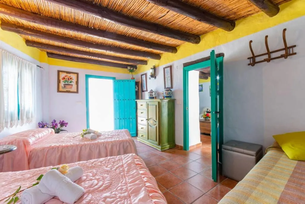 Casa Rosa, con encanto y piscina climatizada