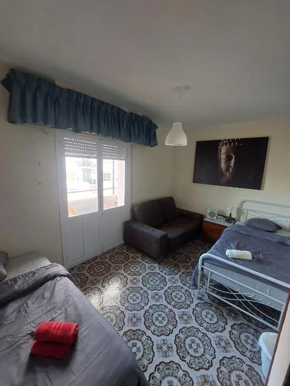 Camera tripla con balcone — casa royal alicante