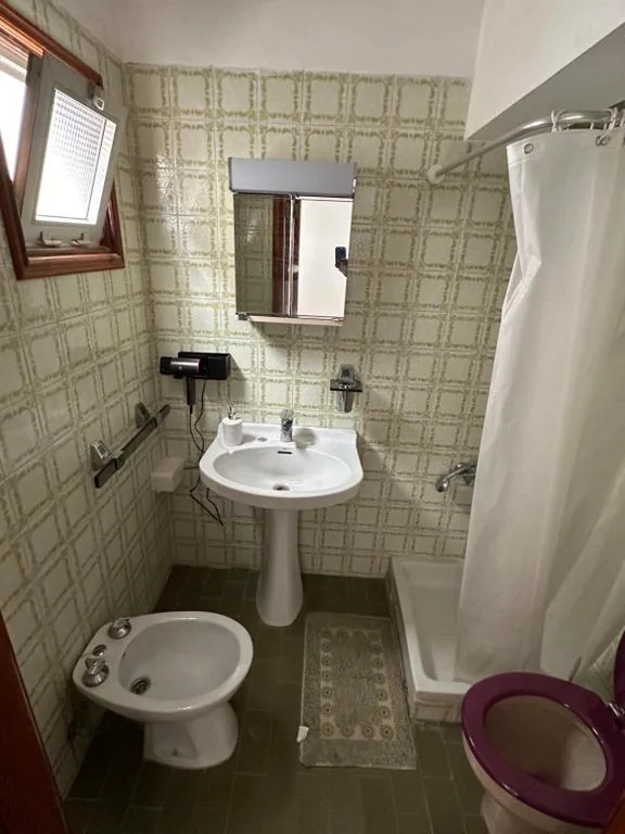 Quarto com Cama Extragrande. — Casa Rozita Self Check In 24h