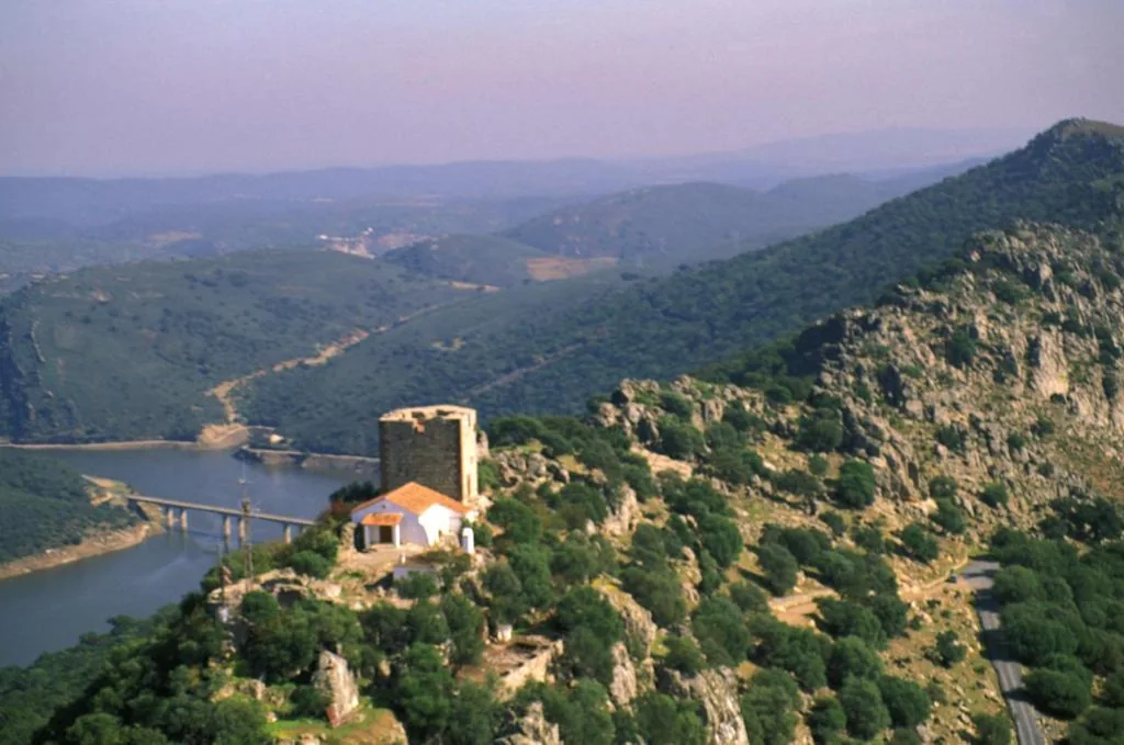 一軒家 Castillo de Monfragüe 10A — Casa Rural Al-Mofrag y Apartamentos El Mirador de Monfragüe