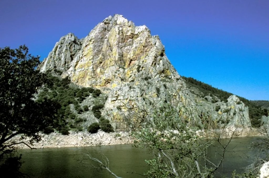 一軒家 - Salto Gitano, 10B — Casa Rural Al-Mofrag y Apartamentos El Mirador de Monfragüe