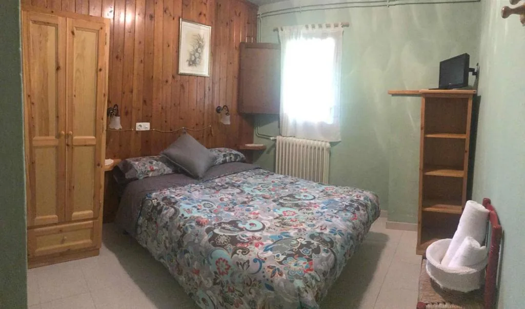 Quarto Duplo com vista para o jardim — Casa Rural Cal Farragetes