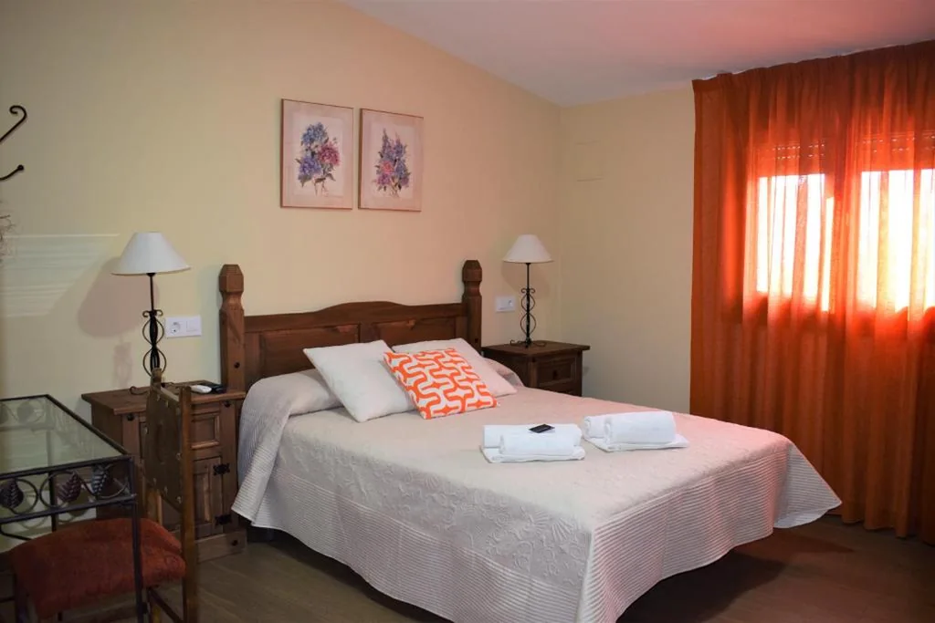 Habitación Doble Deluxe con ducha — Casa Rural Casa Queta