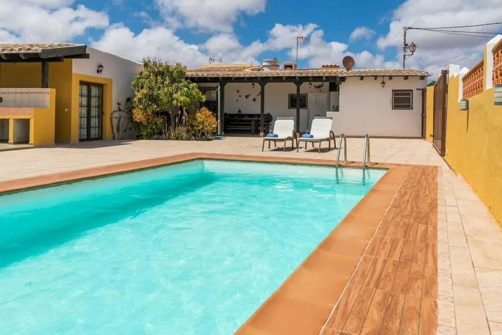 Villa met 3 slaapkamers — Casa rural con piscina privada Manitaga.