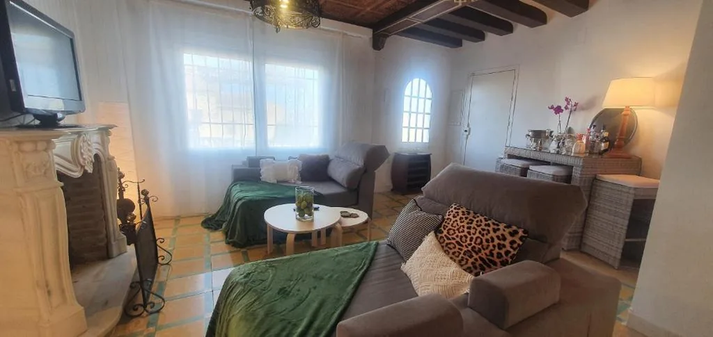 Casa con 2 camere da letto — Casa Rural con piscina privada y jardines - LA CASILLA
