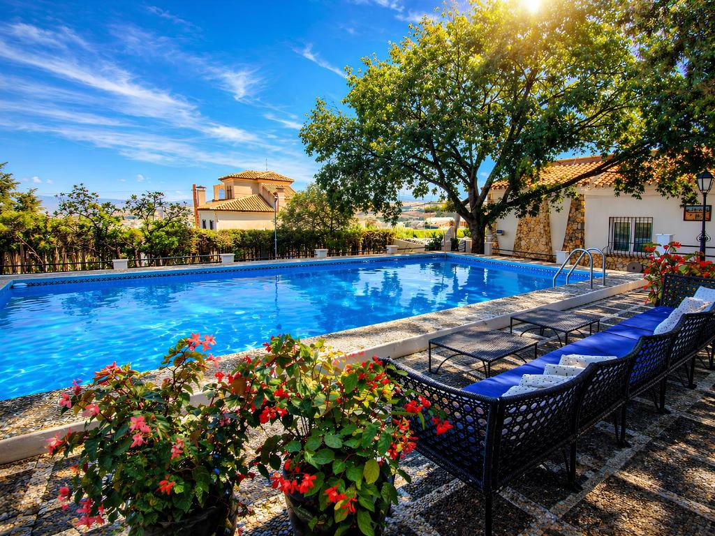 Casa Rural con piscina privada y jardines - LA CASILLA
