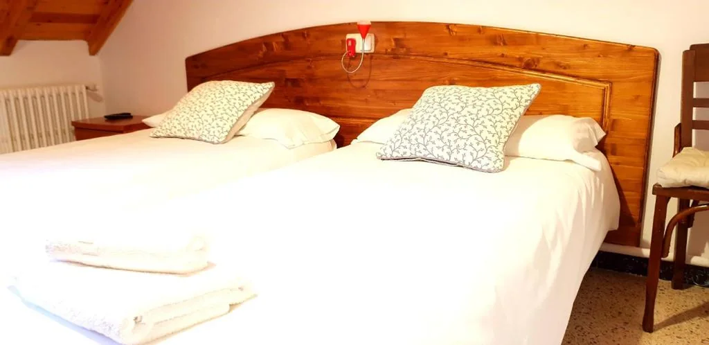 Camera doppia con bagno privato esterno — Casa Rural Cuny