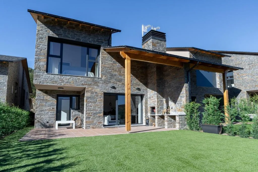 Casa con 4 camere da letto — Casa rural de lujo en Alt Urgell, Pirineos.