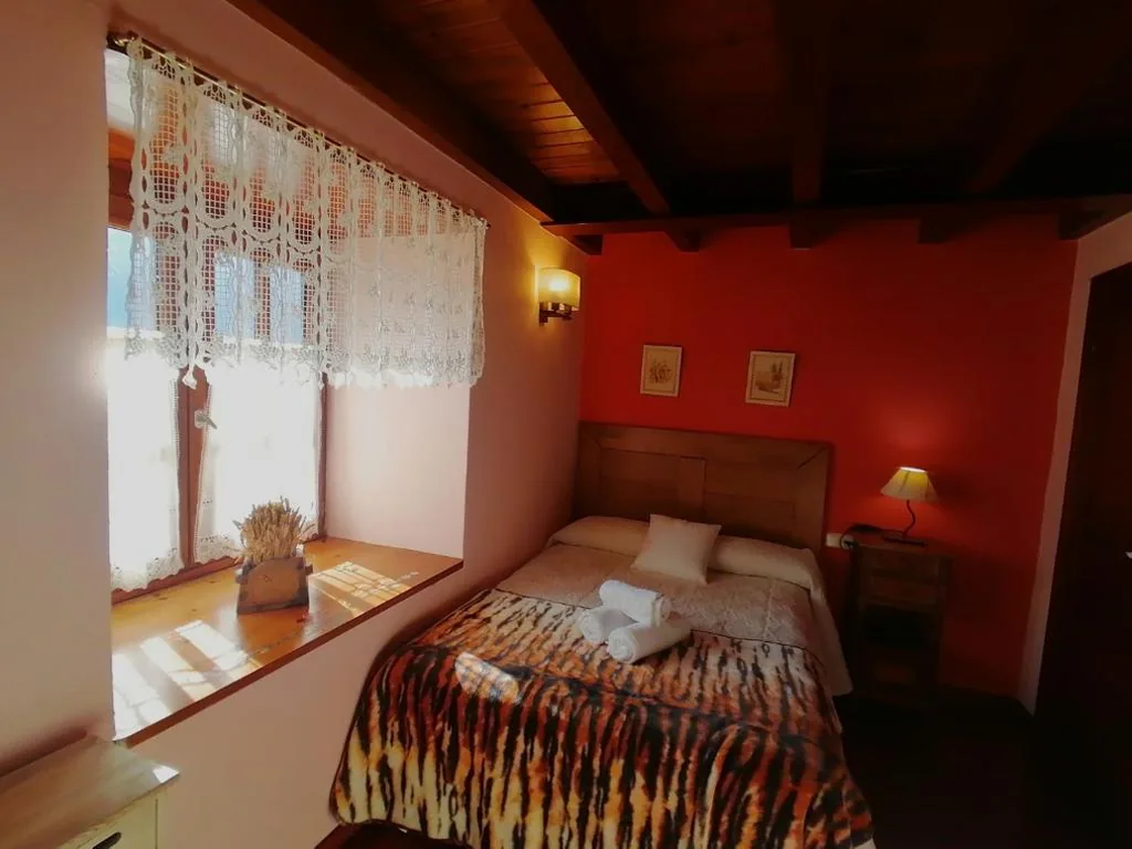 Double Room — casa rural Dera Hont