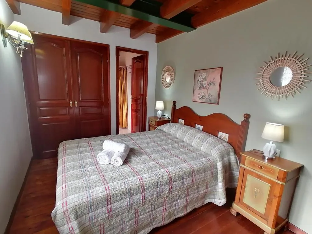 Double Room — casa rural Dera Hont