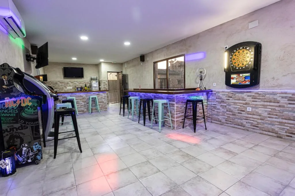 Villa Superior — Casa Rural El Abuelo Mauri en Toledo ,finca privada sin vecinos, piscina y total libertad