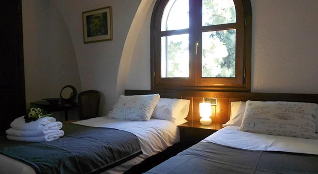 Habitación Doble Estándar con vistas al jardín - 2 camas — Casa Rural El Sequer