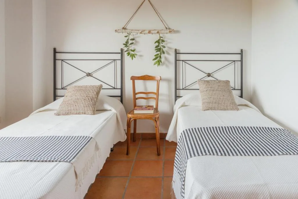 Casa Rural en Candeleda con piscina y un maravilloso jardín