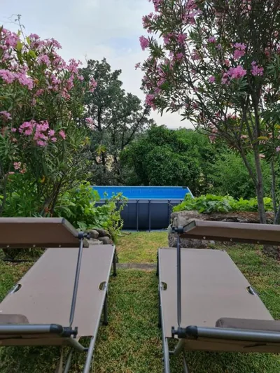 Casa Rural en Candeleda con piscina y un maravilloso jardín — foto 8
