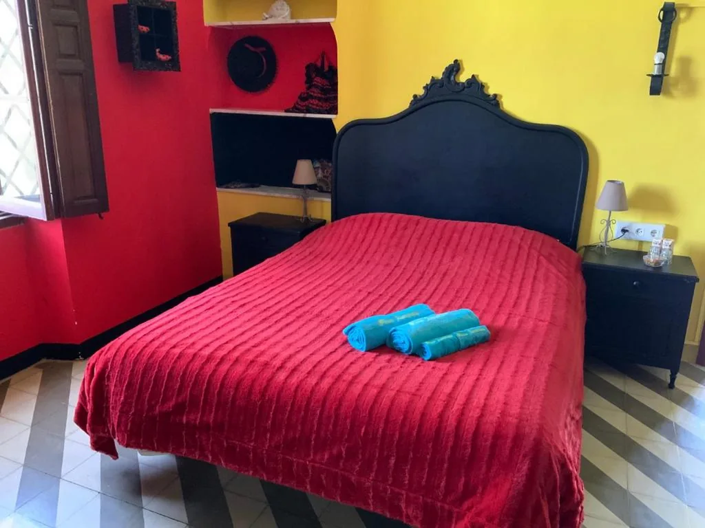 Tweepersoonskamer met uitzicht op de bergen — Casa Rural Finca Juanamare