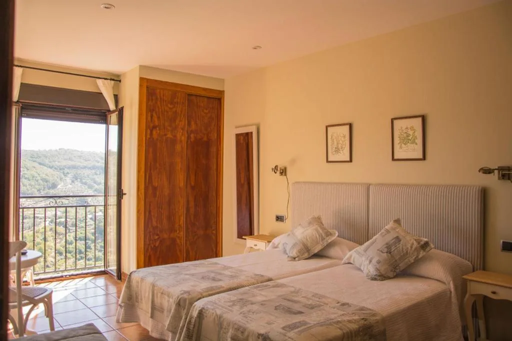 Standard Twin Room — Casa Rural Fuente El Boticario
