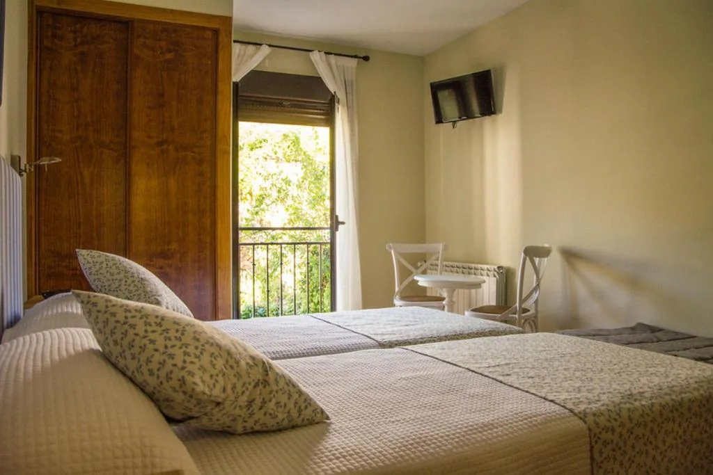 Standard Twin Room — Casa Rural Fuente El Boticario